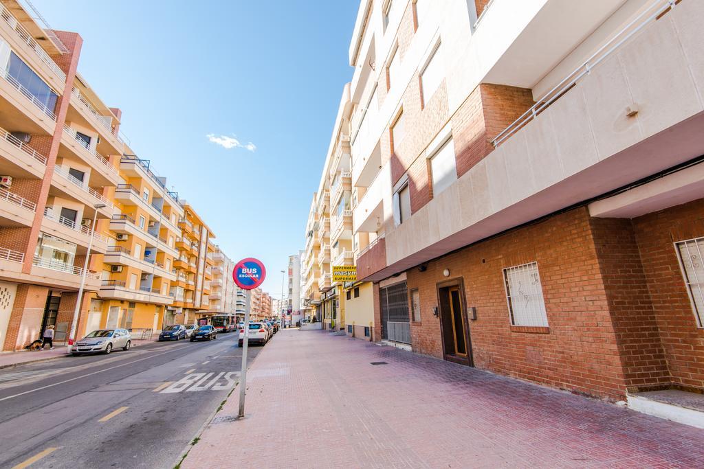 Casas Holiday - Playa Del Cura Торрев'єха Екстер'єр фото