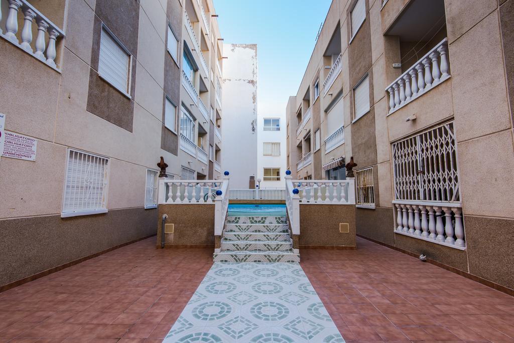 Casas Holiday - Playa Del Cura Торрев'єха Екстер'єр фото