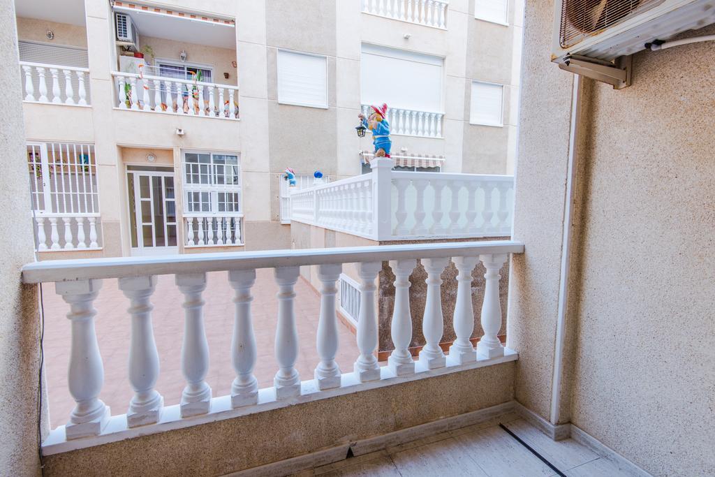 Casas Holiday - Playa Del Cura Торрев'єха Екстер'єр фото